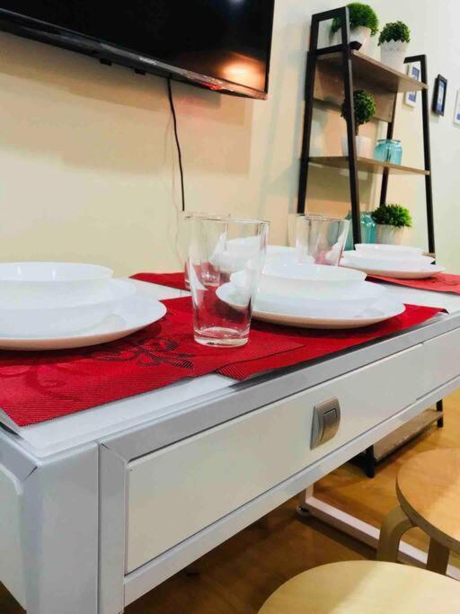 Acqua Private Residence Livingstone Tower Condo Unit With Free Wifi Manila Exteriör bild